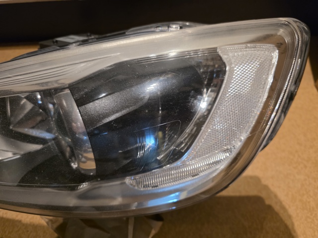 31698818 VOLVO Левая фара купить в Одесса