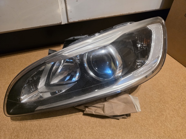 Основная фара в сборе левая 31698818 VOLVO