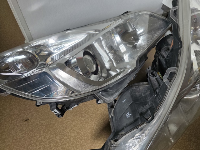 SUBARU 84001AJ101 Фара правая в наличии Чернигов