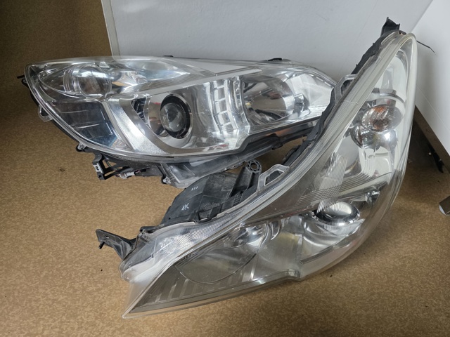 Основная фара в сборе левая 84001AJ111 SUBARU