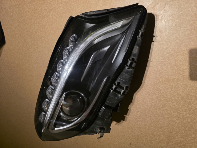 Основная фара - вставка A1569061800 MERCEDES