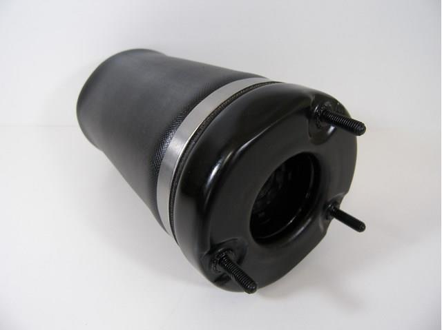 Стойка амортизатора передняя HA32050 HORT
