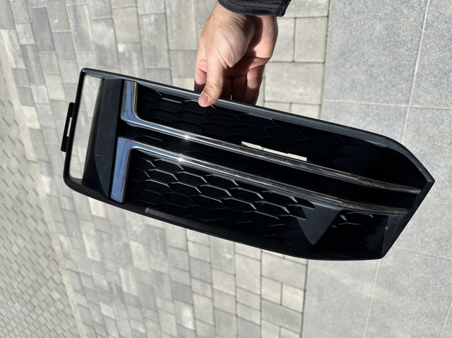 VAG 8W0807681F в наличии Ирпень