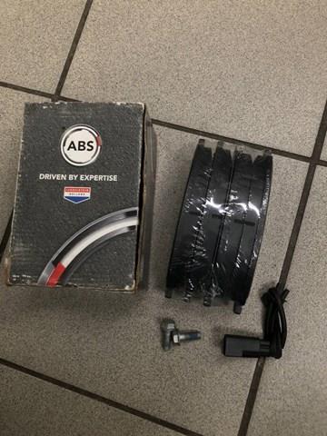 ABS 37559 Колодки тормозные передние дисковые в наличии Ирпень