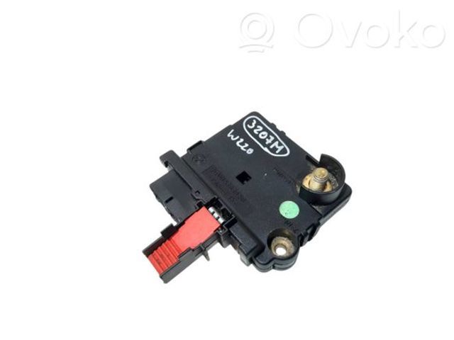 MERCEDES A0005401950 Блок предохранителей в наличии Киев