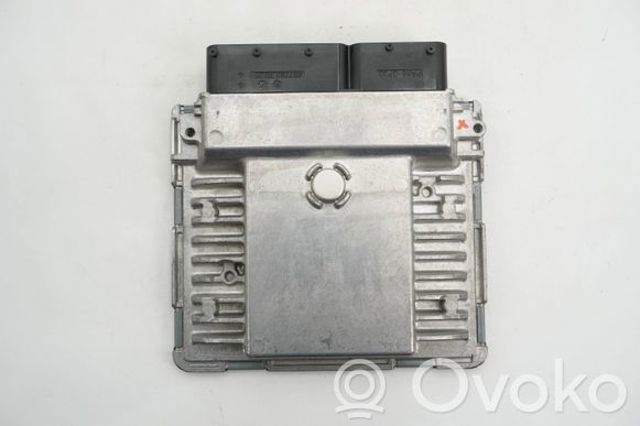 Компьютер двигателя 03F906070R VAG
