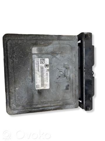 ЭБУ двигателем 03L906023LK VAG