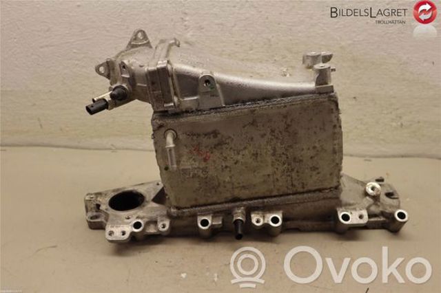 04L129711AE VAG Радиатор интеркуллера купить в Чернигов