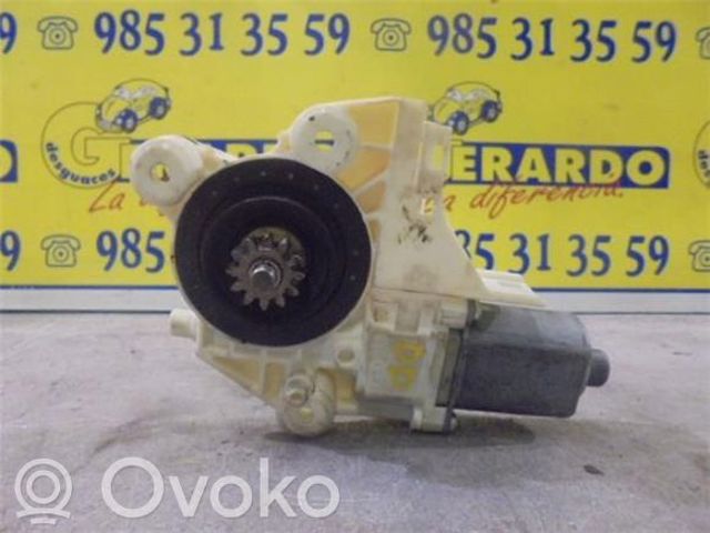 Мотор стеклоподъемника двери передней, правой 130822216 FORD