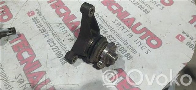 LAND ROVER 1335282 Кронштейн вискомуфты системы охлаждения опорный в наличии Ровно