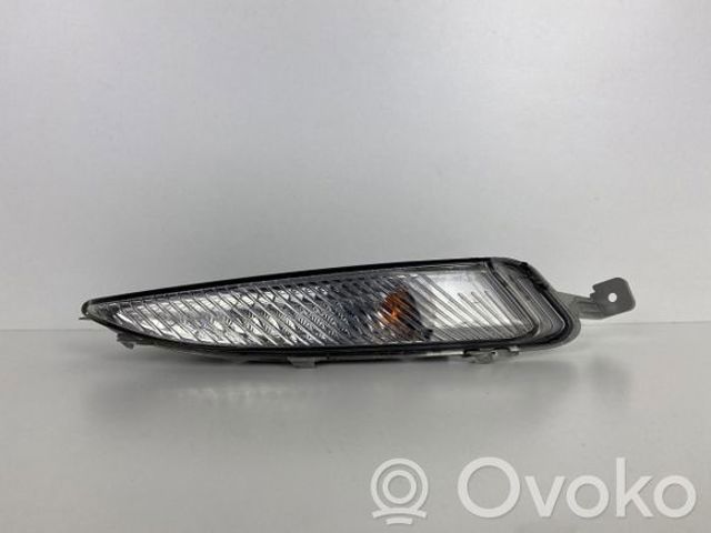 Поворотник правый Opel Astra J Sports Tourer