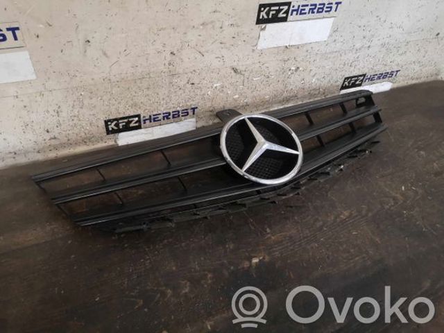A1698801583 MERCEDES Решетка радиатора купить в Павлоград