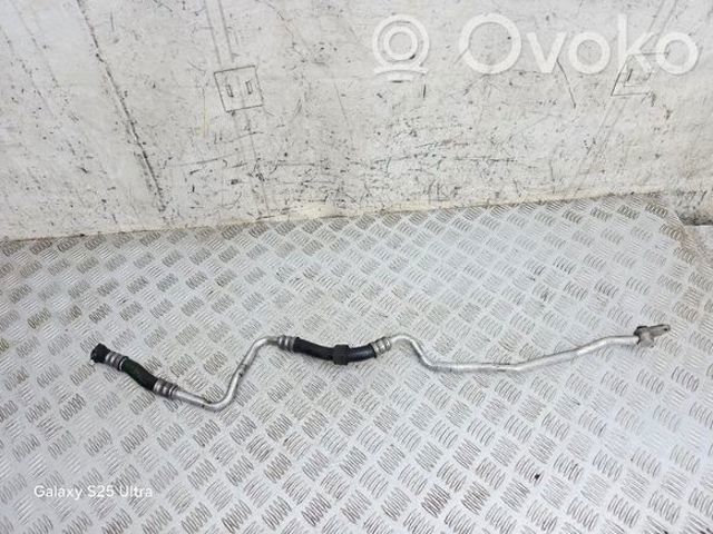 BMW 17227592401 Трубка масляного радиатора в наличии Ровно