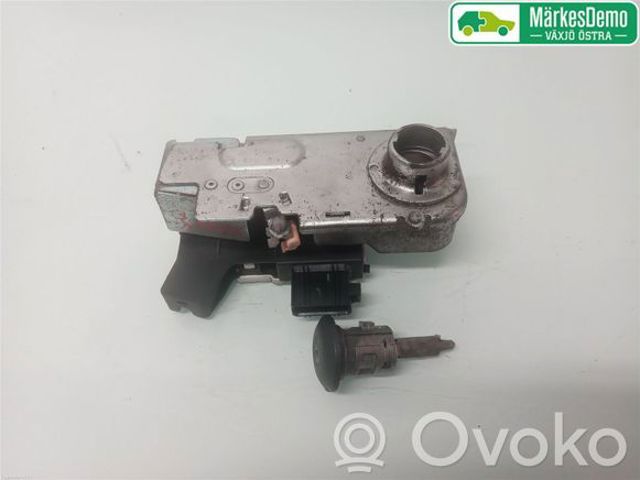 FORD 1818768 Замок водительской двери в наличии Павлоград
