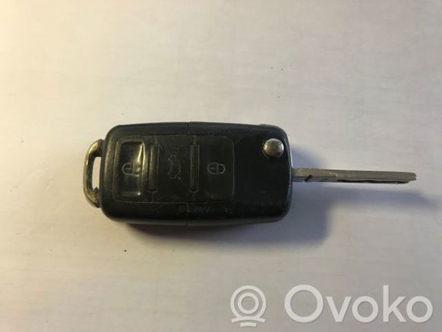 1J0959753DA VAG Брелок управления сигнализацией купить в Павлоград