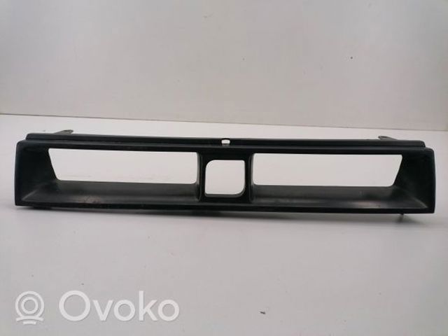 Накладка (рамка) решетки радиатора 1L0853655 VAG/Seat