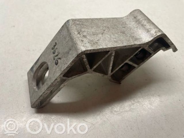 MERCEDES 2055014120 Кронштейн радиатора нижний в наличии Харьков