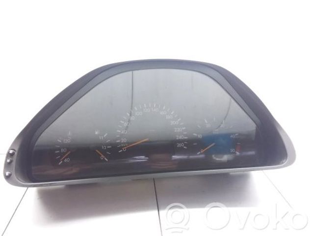 Передняя панель 2105405248 MERCEDES