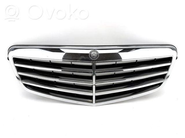 MERCEDES 2128800583 Решетка радиатора в наличии Черновцы