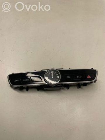 MERCEDES 2138272000 Часы салонные в наличии Кривой Рог