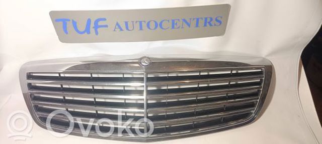 MERCEDES 22188000839040 Решетка радиатора в наличии Житомир
