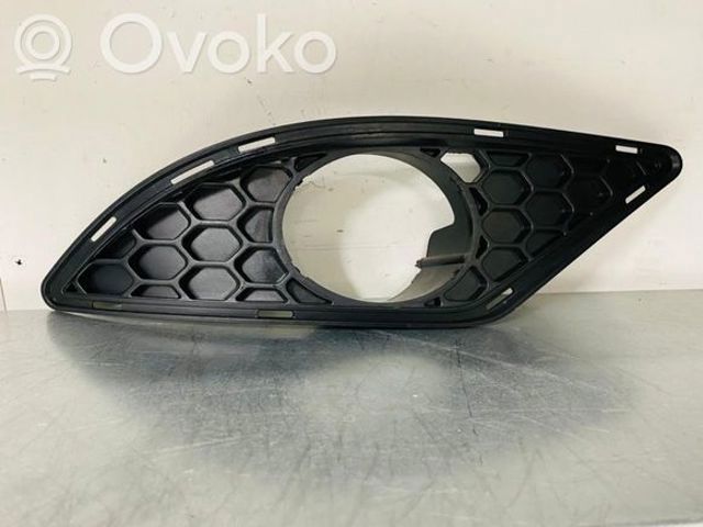 MERCEDES 2218850253 Заглушка (решетка) противотуманных фар бампера переднего правая в наличии Ирпень