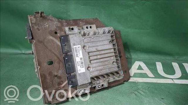 237101496R Блок управления двигателем купить Украина