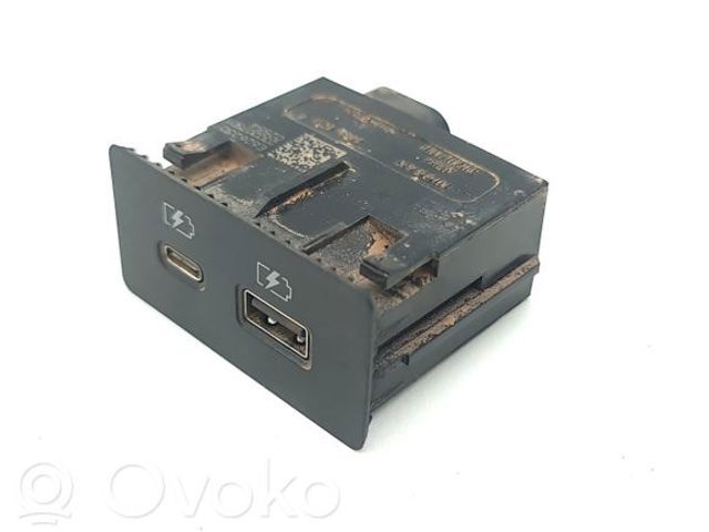USB-разветвитель 253316UA0 NISSAN