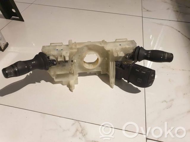 255675983R RENAULT Переключатель подрулевой, в сборе купить в Черкассы