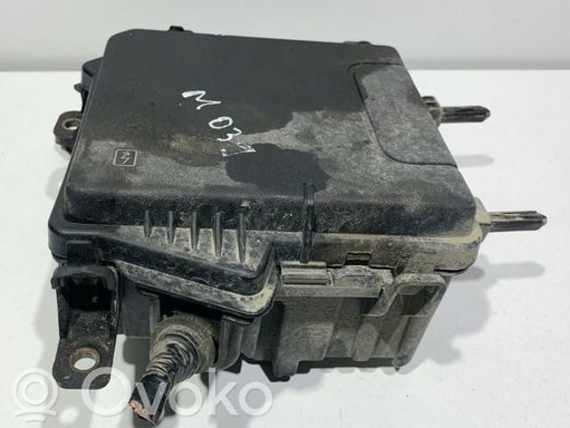 284B65817R Блок предохранителей купить Житомир