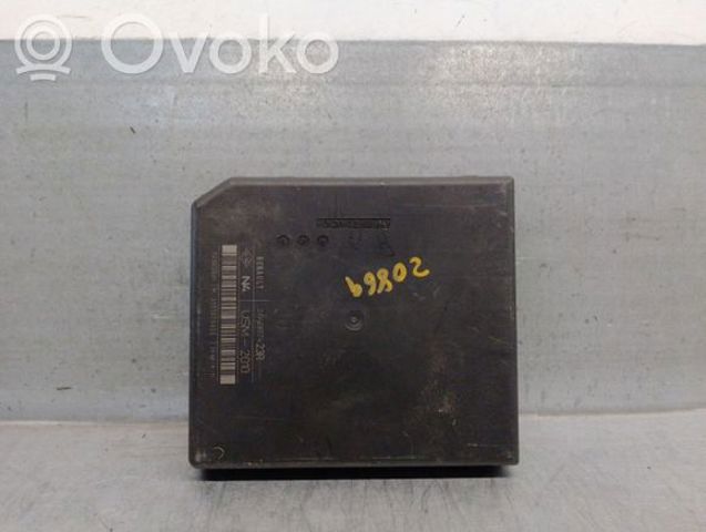 284B67423R Блок предохранителей купить Сумы
