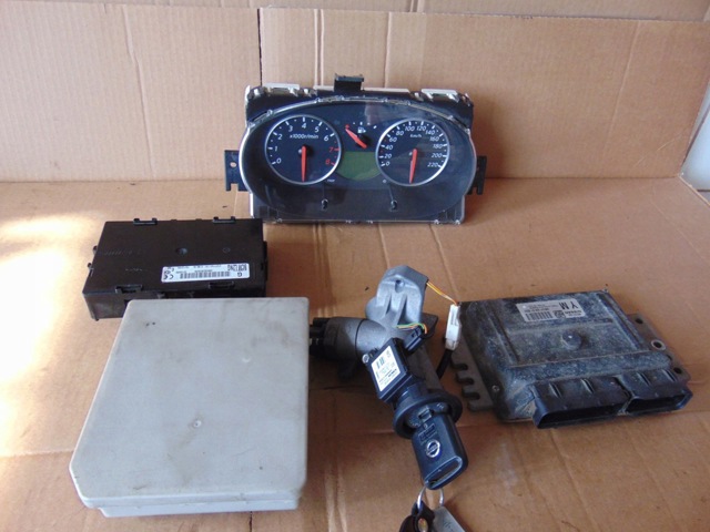 Коробка предохранителей 284B7AX615 NISSAN