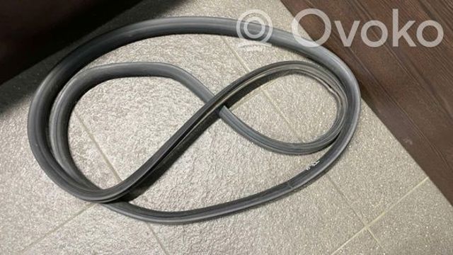 VAG 2K5843792C Уплотнитель двери боковой (сдвижной) в наличии Одесса