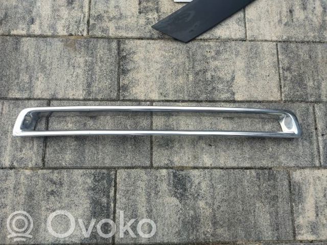 30698143 VOLVO Молдинг бампера переднего центральный купить в Кривой Рог