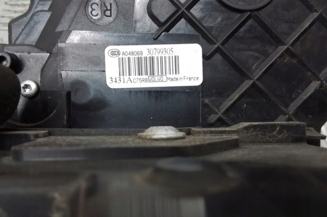 VOLVO 30799305 Замок двери передней правой в наличии Киев