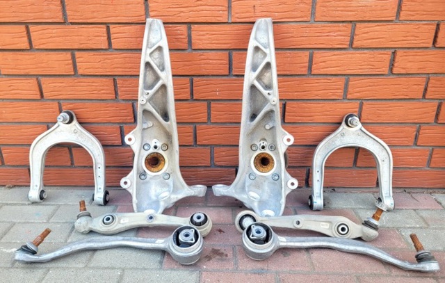 31106890573 BMW Цапфа передняя левая купить в Полтава