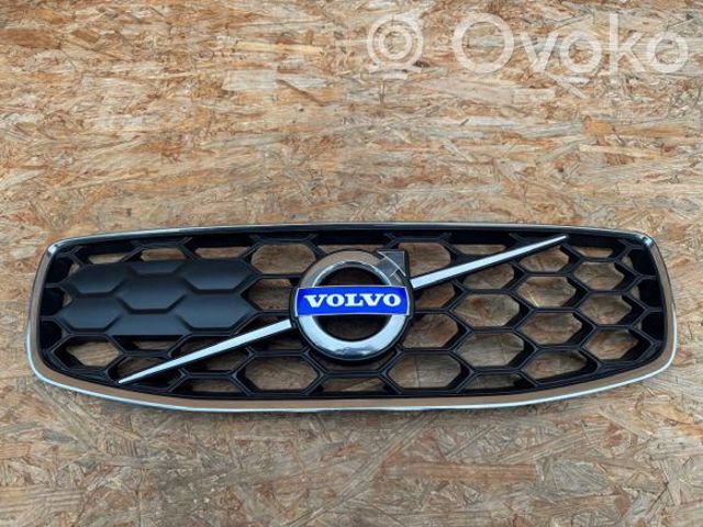 VOLVO 31383754 Решетка радиатора в наличии Хмельницкий