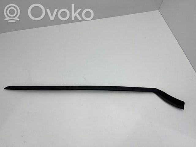 31448939 VOLVO Молдинг лобового стекла левый купить в Ужгород
