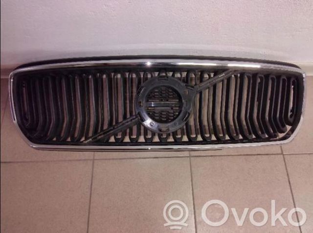 31457342 VOLVO Решетка радиатора купить в Киев