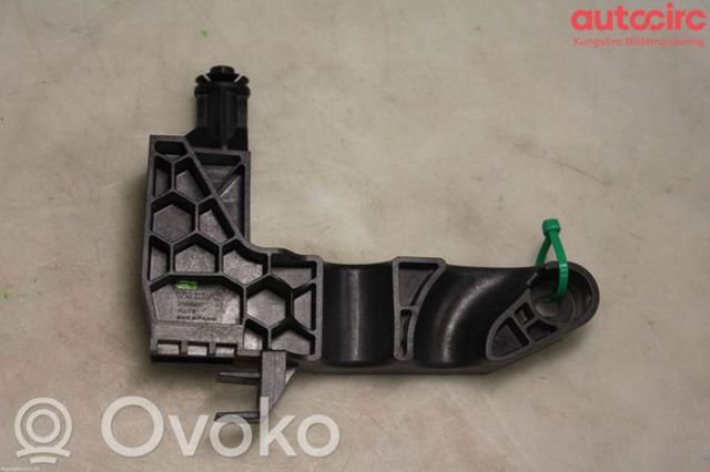 31686407 VOLVO Кронштейн радиатора правый купить в Хмельницкий