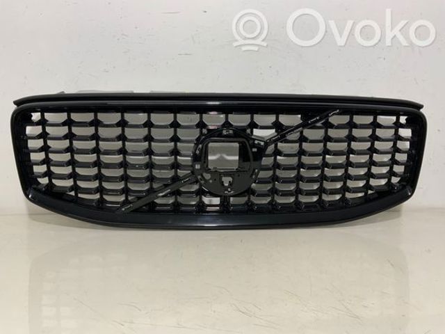 32133812 VOLVO Решетка радиатора купить в Кривой Рог