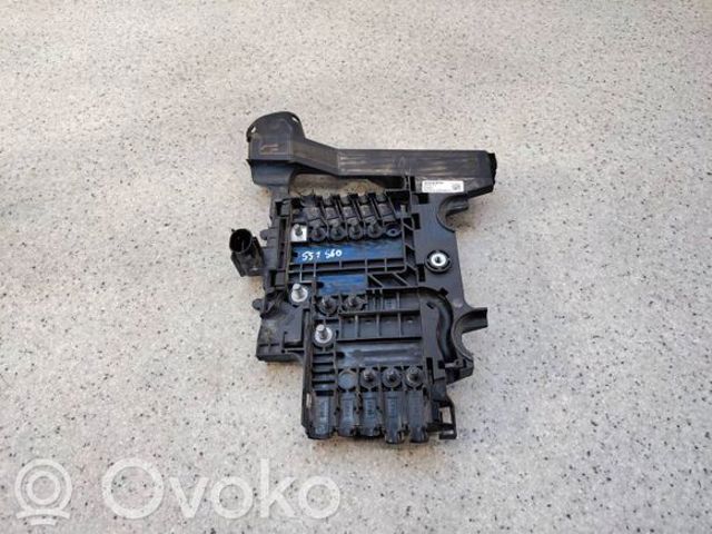 Монтажный блок предохранителей 32200114 VOLVO