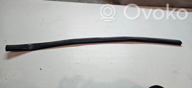 Уплотнение решётки радиатора 32260538 VOLVO