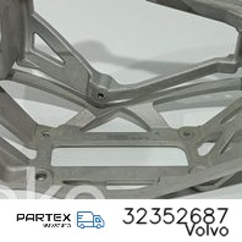 Кронштейн компрессора кондиционера 32352687 VOLVO