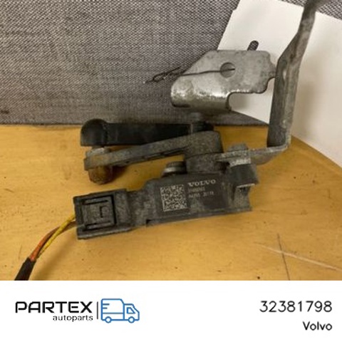 32381798 VOLVO Датчик уровня положения кузова задний правый купить в Запорожье
