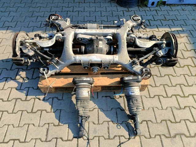 Стойка задняя, левая 37106869037 BMW