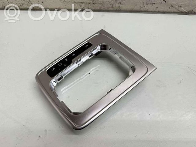 Накладка консоли рычага переключения передач АКПП 3AB713203E VAG