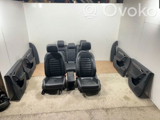 VAG 3AF867211 Обшивка (облицовка) внутренняя двери задней правой в наличии Харьков