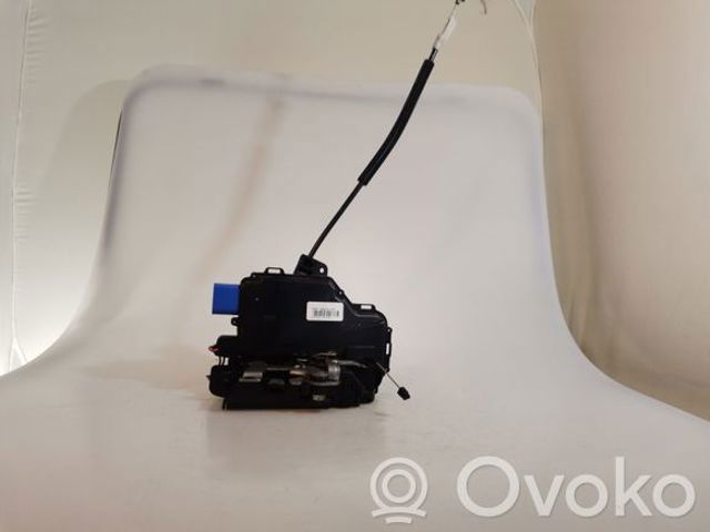 Замок двери водителя 3B2837015AP VAG
