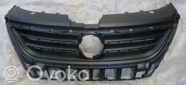 VAG 3C8853651QGRU Решетка радиатора в наличии Днепр